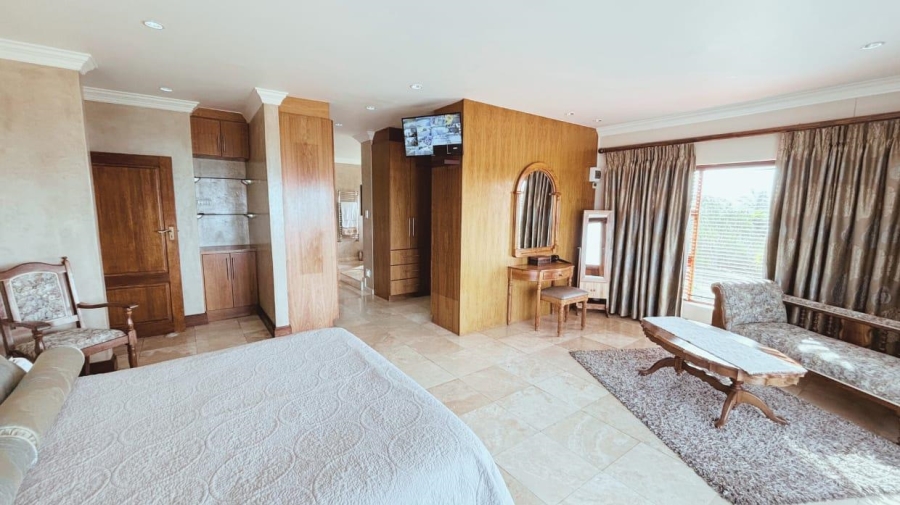 4 Bedroom Property for Sale in Grootbrakhoogte Western Cape